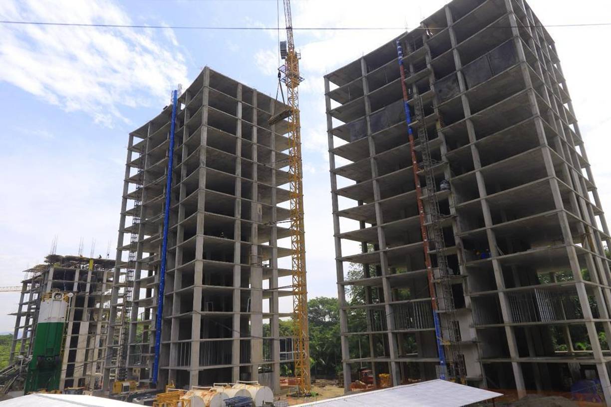 El proyecto está muy avanzado y tendrá salón de eventos, jardines, jacuzzis, tres piscinas, gimnasio, campo de juegos de uso múltiple, zonas equipadas para barbacoas y un área para mascotas.