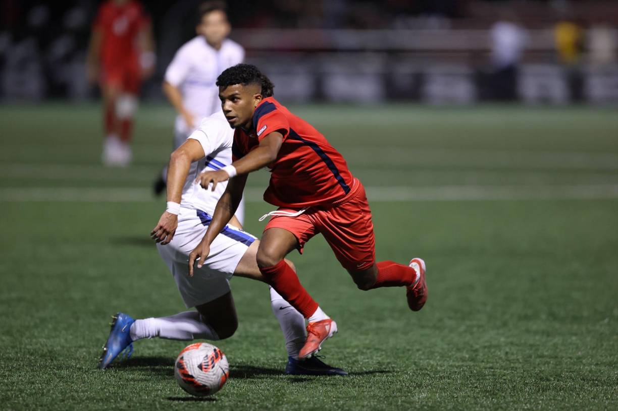 Jared Juleau: Joven lateral que juega como lateral por la banda izquierda. Su equipo es el St. John’s Red Storm men’s soccer de EUA. En su momento llegó a entrenar en un amistoso con la selección de Brasil.