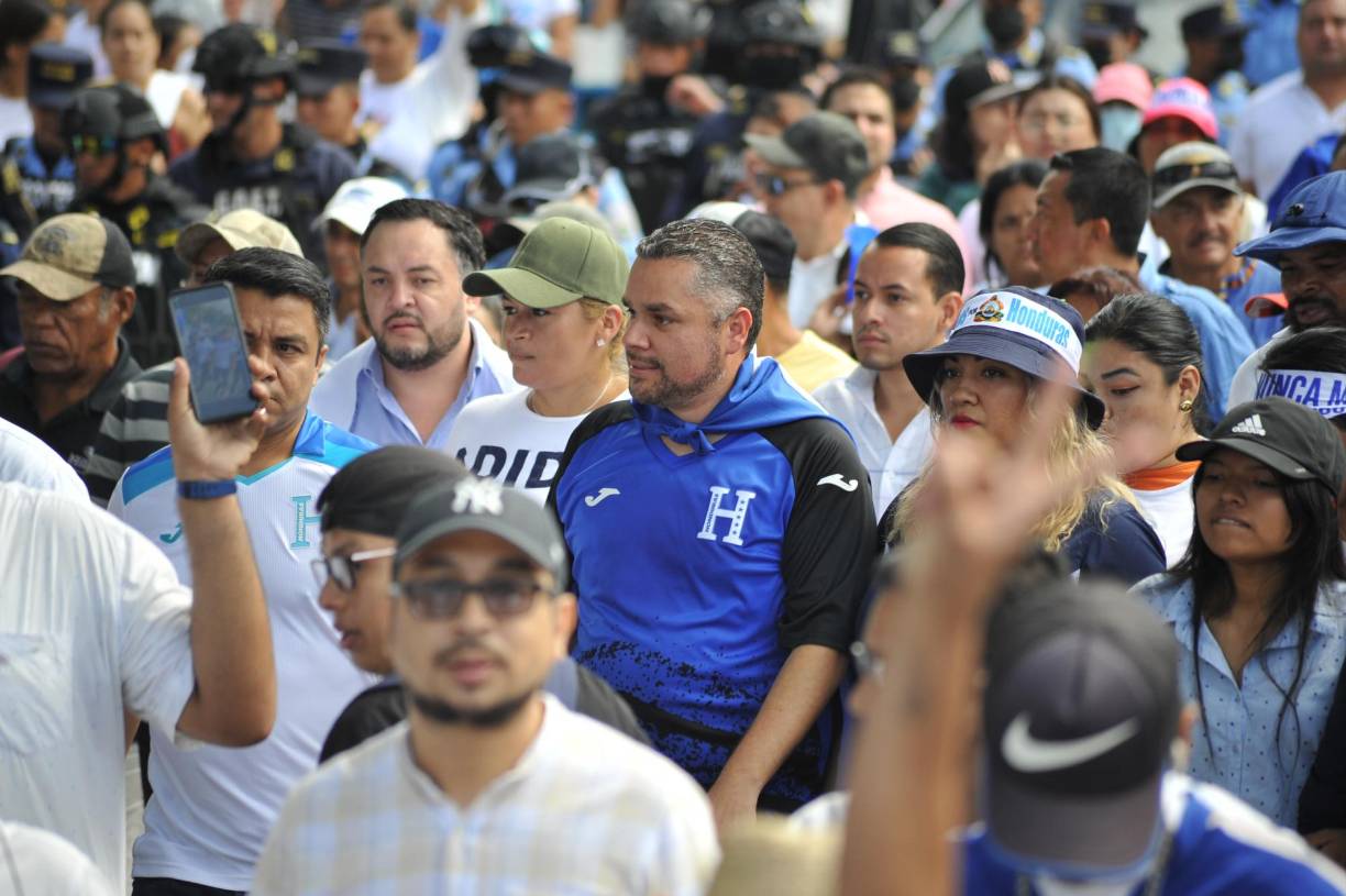 El presidente de Partido Nacional, DAvid Chávez, también se sumó a la movilización donde recordó al gobierno que no ha cumplido con las promesas de campaña.