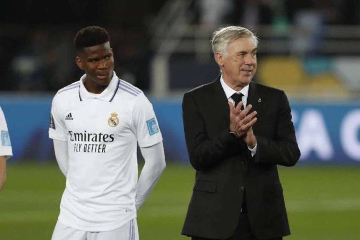 Sustituto Militao. El Real Madrid renovará a Marvel hasta 2026 y rotará entre el Castilla y el Real Madrid. El equipo blanco no buscaría más centrales en el mercado.