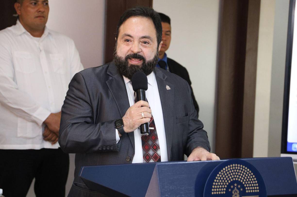 Apuntó que el hecho de que el Gobierno de Honduras solicite una CICIH a la ONU, solo refleja “el fracaso histórico del CNA en el país”.