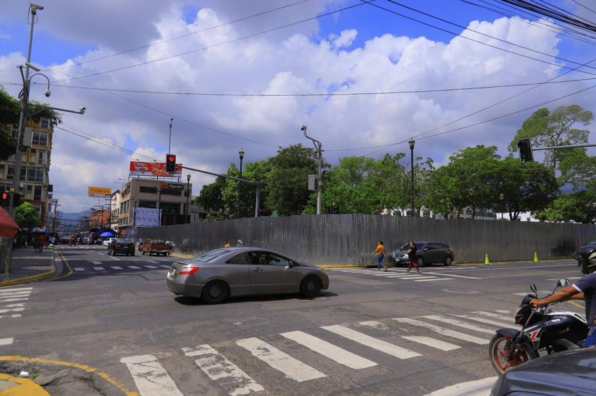 Cerrado el parque central porque está siendo remodelado por la alcaldía.