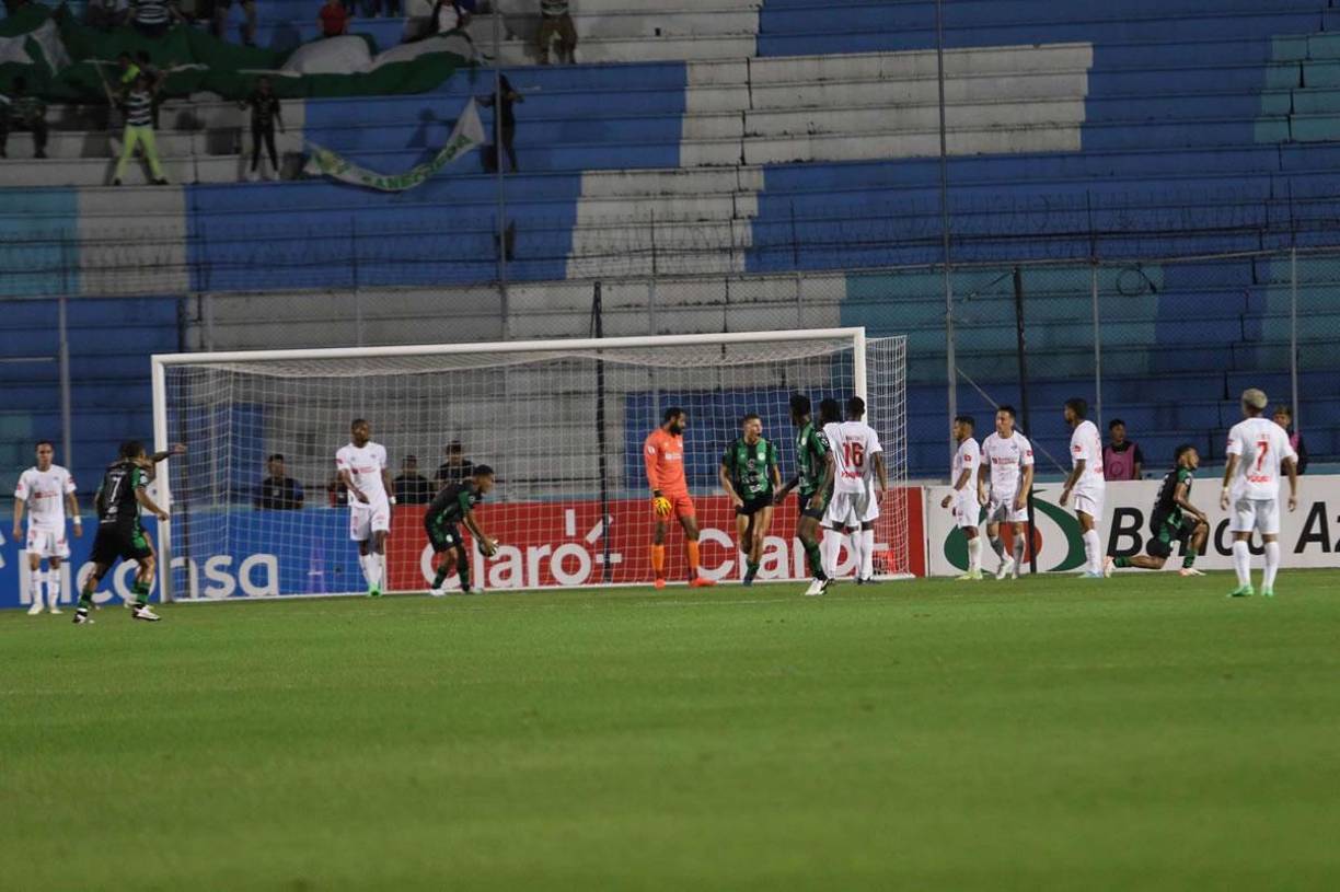 Jerry Bengtson marcó un autogol que puso en ventaja al Juticalpa FC.