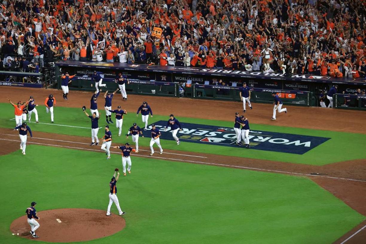 Los <b>Astros</b> de Houston vencieron 4x1 a los Filis de Filadelfia para conquistar su segunda Serie Mundial en seis temporadas.