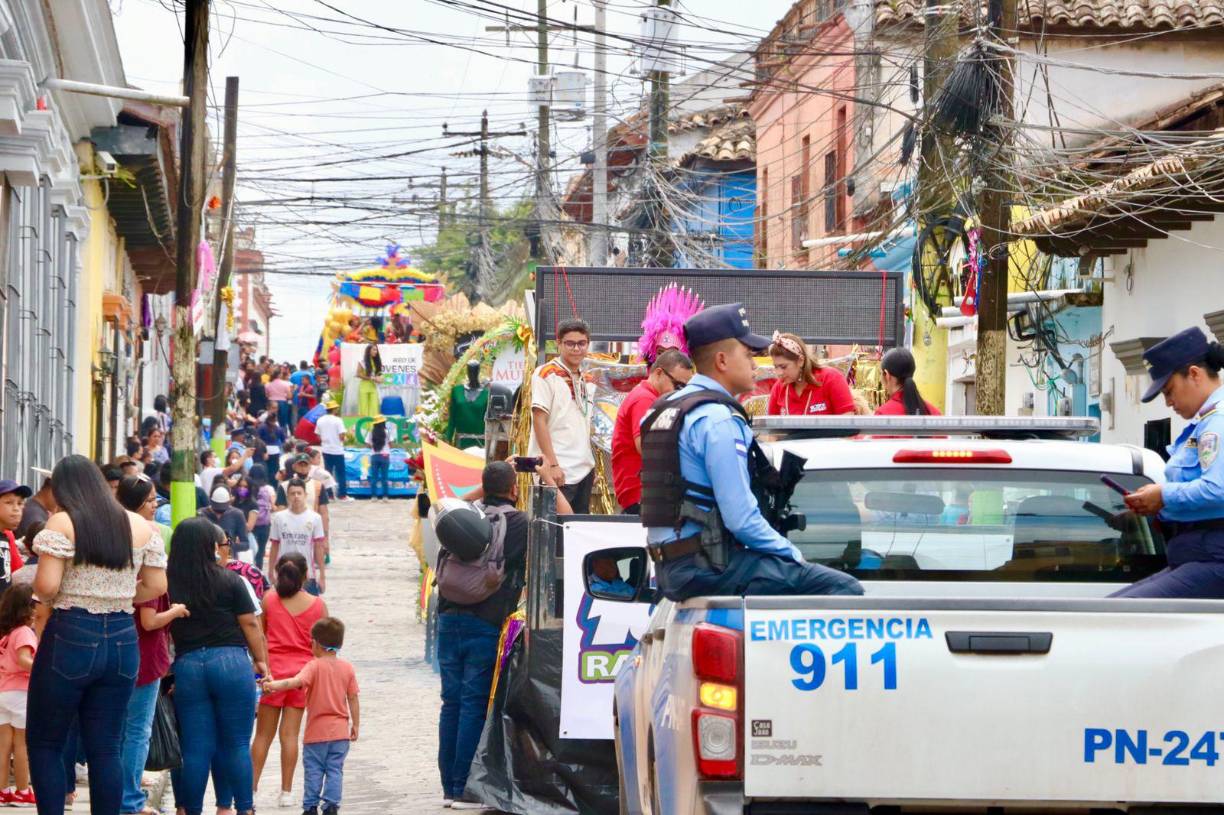 Esta noche en la Sociedad Copaneca de Obreros se elegirán la reinas de la Feria, reina del tabaco y reina del café. 
