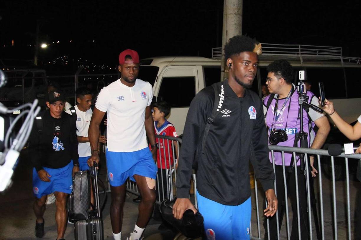 Así fue la llegada del Olimpia al estadio Nacional Chelato Uclés para el Clásico ante Real España.