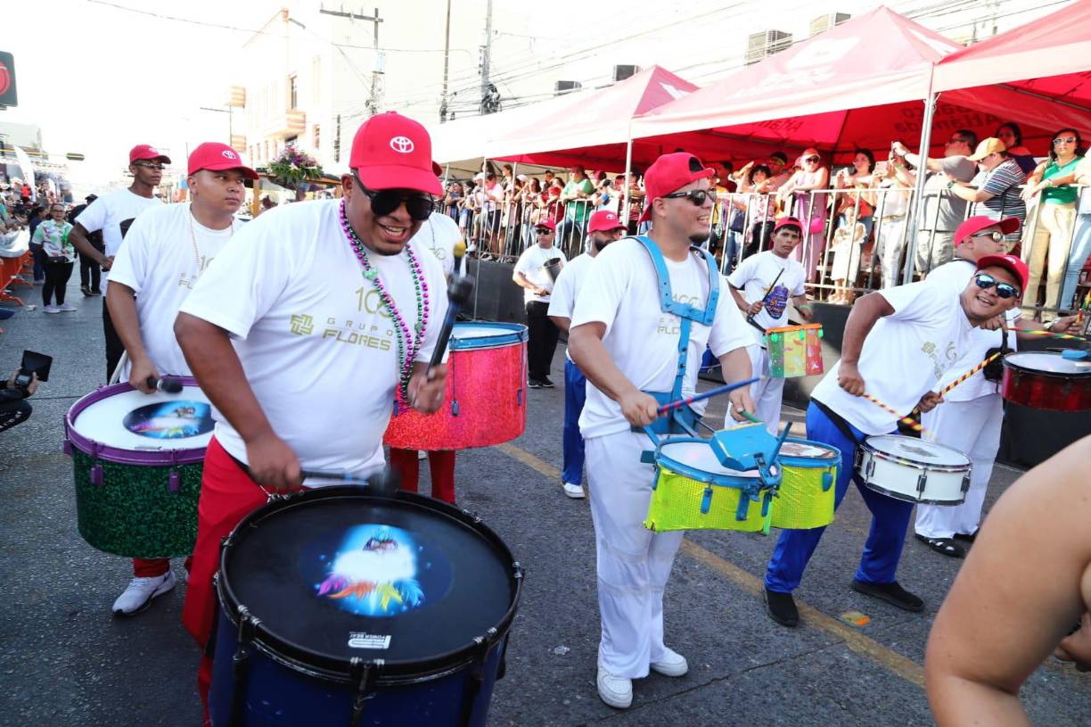 10. El Carnaval Internacional de La Ceiba ha sido reconocido como Patrimonio Cultural Inmaterial de Honduras y es una muestra destacada de la identidad y diversidad cultural del país.