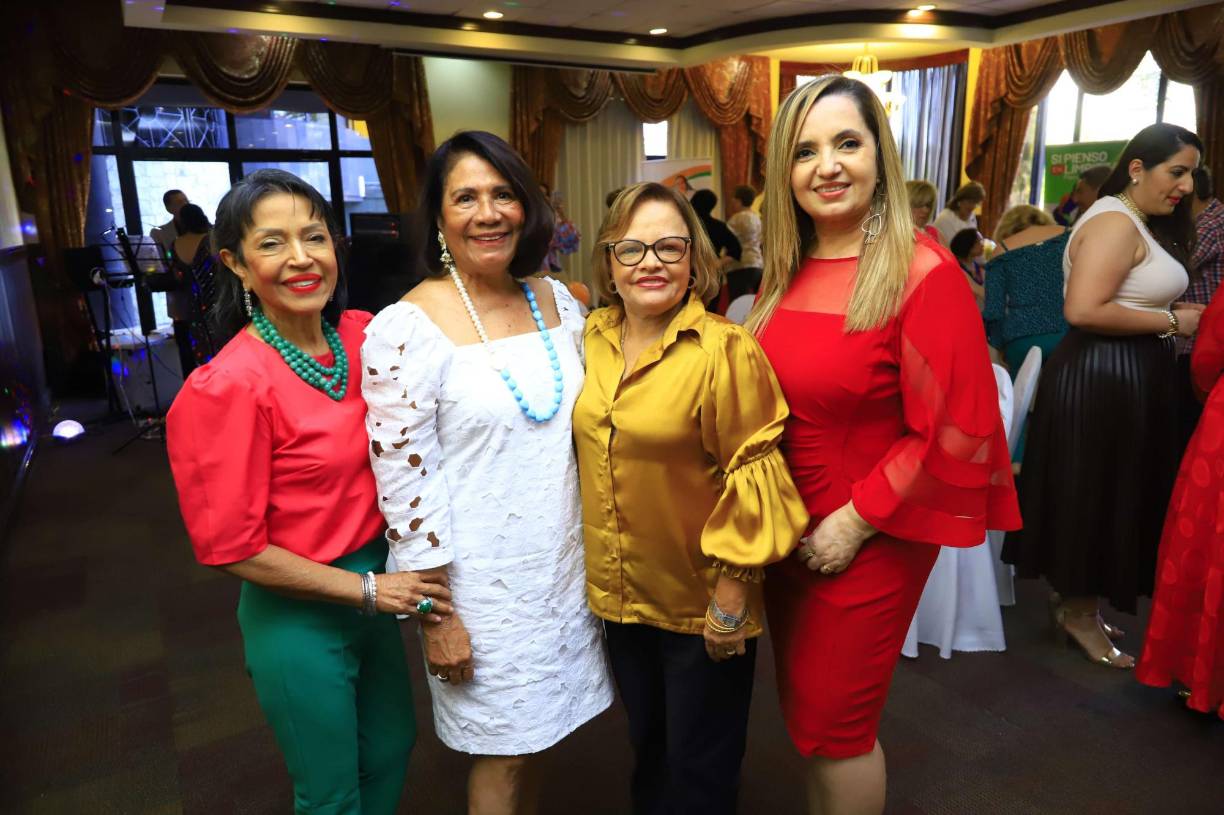 Santa Euceda, Vilma Karow, Elena Dubón y Sherley Paz