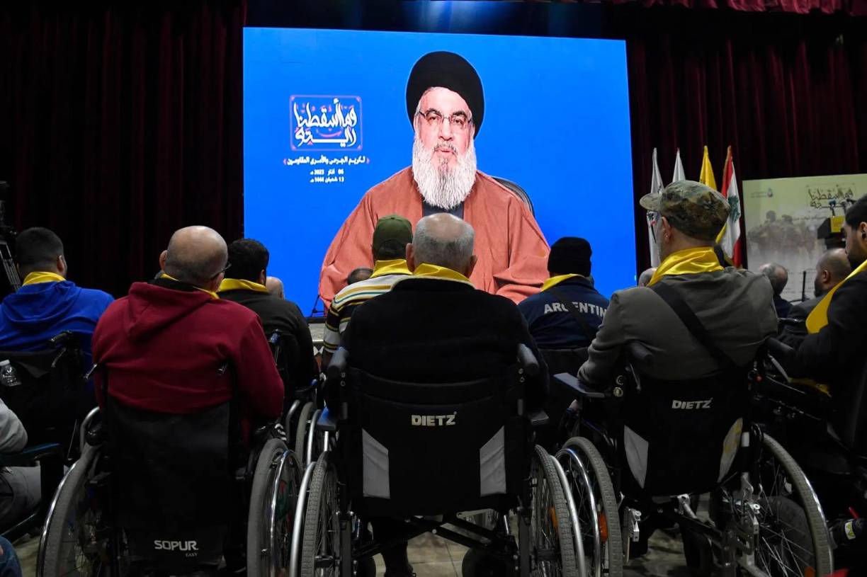 En lugar de desarmarse y retirarse de la frontera sur de Líbano, tal como estipulaba el acuerdo de paz de 2006, Hezbollah se rearmó fuertemente, obtuvo armas de larga distancia y mantuvo su hostigamiento hacia Israel, que respondió ferozmente.