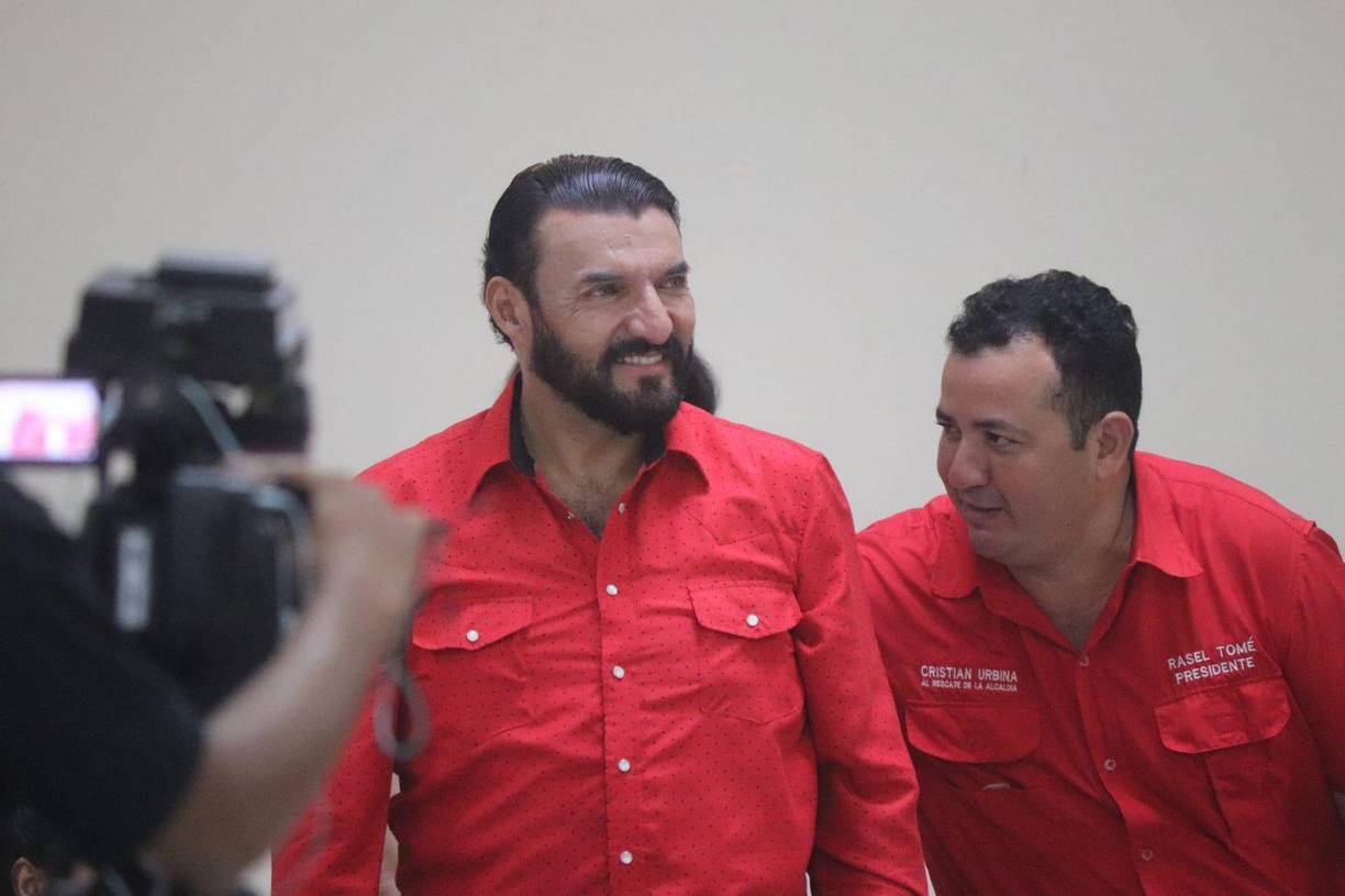 Rasel Tomé en el cuerpo de la nota denuncia ante Xiomara Castro que: “Hoy me veo en la obligación de expresar mi profunda inquietud ante lo que percibo como un uso indebido de las instituciones del Estado para favorecer la precandidatura a la Presidencia de República de la actual ministra de Defensa, Rixi Moncada”.