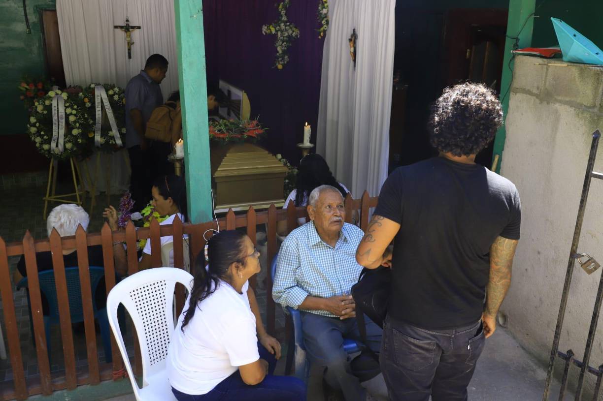 ”Ya había maltrato psicológico, amenazas de muerte, pero nunca que fueran concretas”, aseguró Wilfredo, quien agregó que fue en la medianoche del domingo que se enteraron del crimen. 