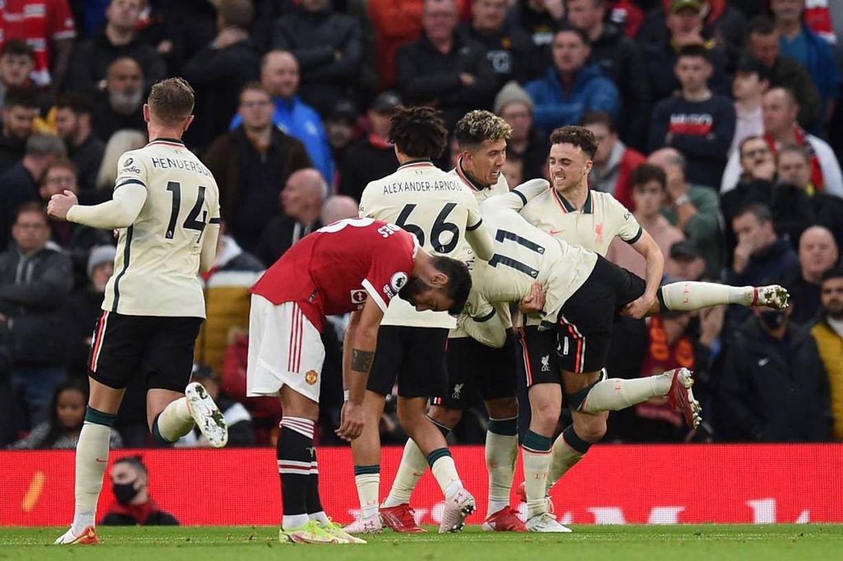 Triplete de Mohamed Salah más tantos de Keita y Jota, ellos fueron los encargados de humillar al Manchester United en el propio Teatro de los Sueños.