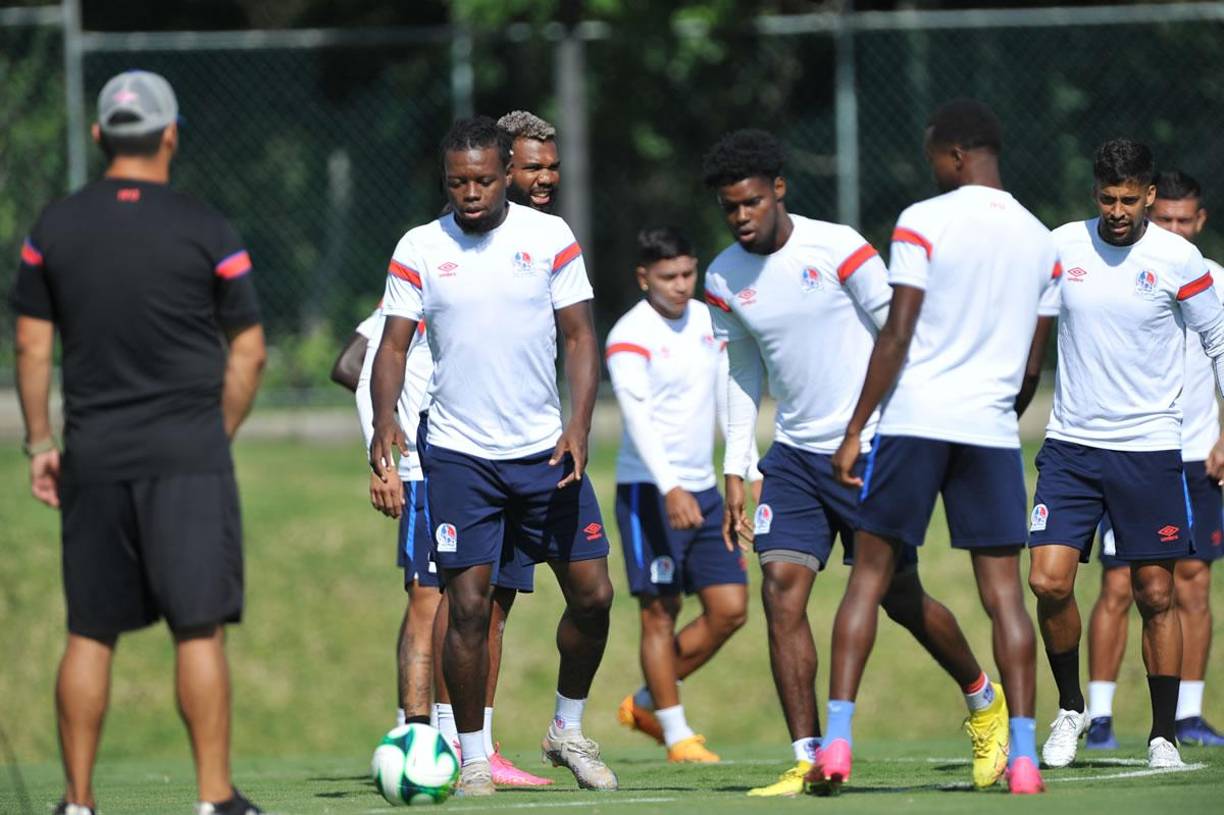 La competencia en el Olimpia siempre ha sido complicada porque en todas las líneas están bien cubiertas, y es algo que a mucho jugador no le gusta.