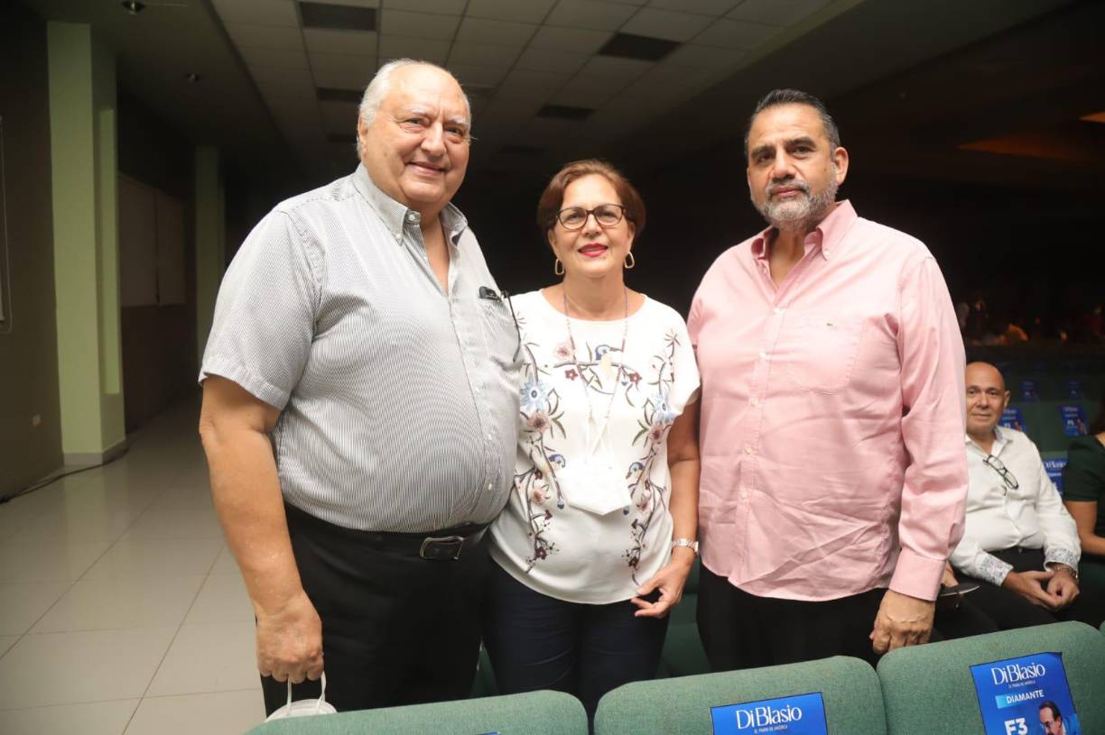 Jamal Soliman, Doris de Soliman y Sergio Díaz.