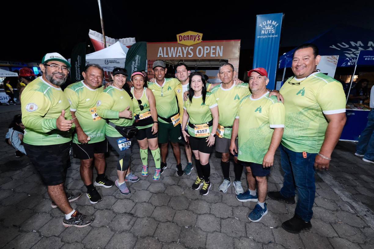 La foto del recuerdo antes del calentamiento y luego... ¡a correr!