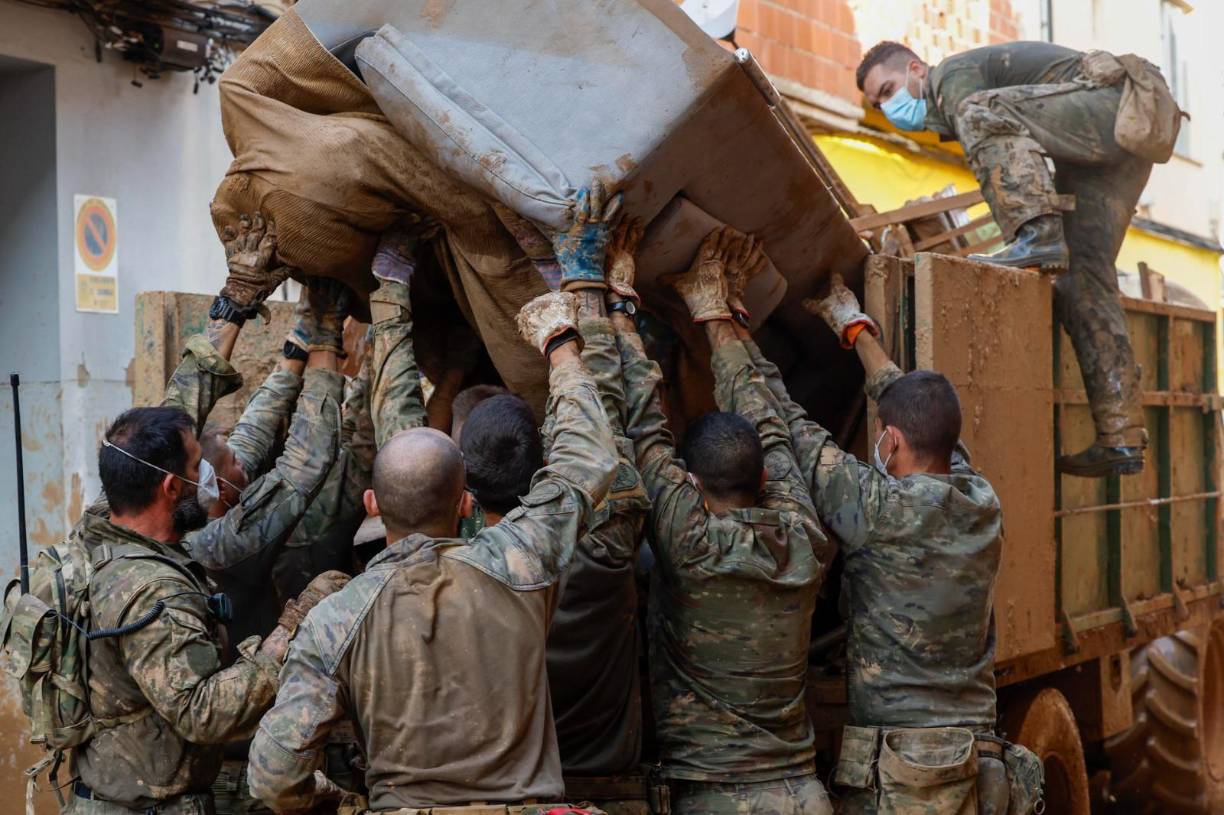 El Govern balear enviará este jueves un nuevo contingente de 82 profesionales a la Comunidad Valenciana para relevar a parte del equipo que ha estado trabajando en las labores de rescate y recuperación en las zonas más afectadas por la dana del pasado 29 de octubre.