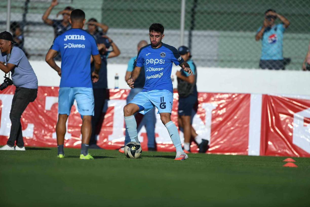 En la cartelera continuó el partido del Génesis ante Motagua en el Estadio Carlos Miranda. 