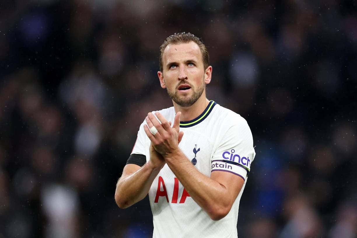 Según informa Sky Sports, el Manchester City vuelve a la carga por intentar el fichaje del atacante inglés Harry Kane.