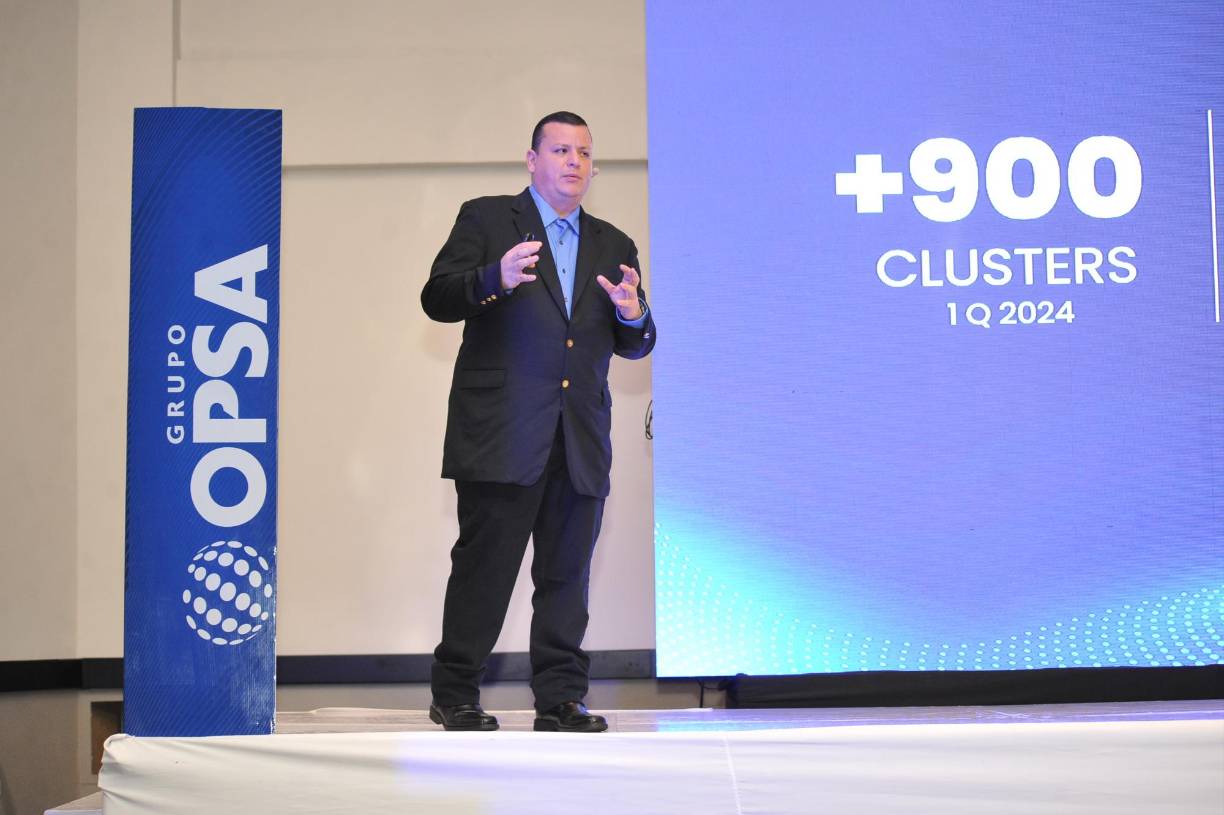 Manuel Wélchez, gerente de Ventas Digitales, destacó los avances significativos logrados con MIDRI, la innovadora herramienta implementada en las operaciones digitales de Grupo OPSA. Con un enfoque claro en la transparencia y la trazabilidad de las campañas, MIDRI junto con el muro de registro proporcionan una comprensión profunda de las preferencias y dinámicas de los lectores, esencial para respaldar las decisiones editoriales.