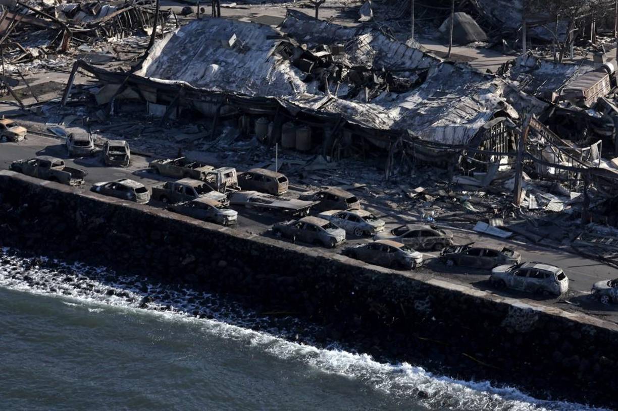 Al menos 55 personas han muerto en el devastador incendio forestal activo que está afectando a Hawái y particularmente al pueblo de Lahaina, ubicado en la isla de Maui.