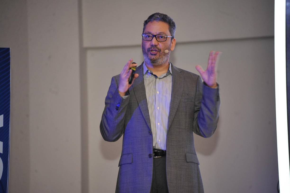 Jorge Martín Frech disertó sobre el dilema si se debe o no invertir en estrategias de marketing. 