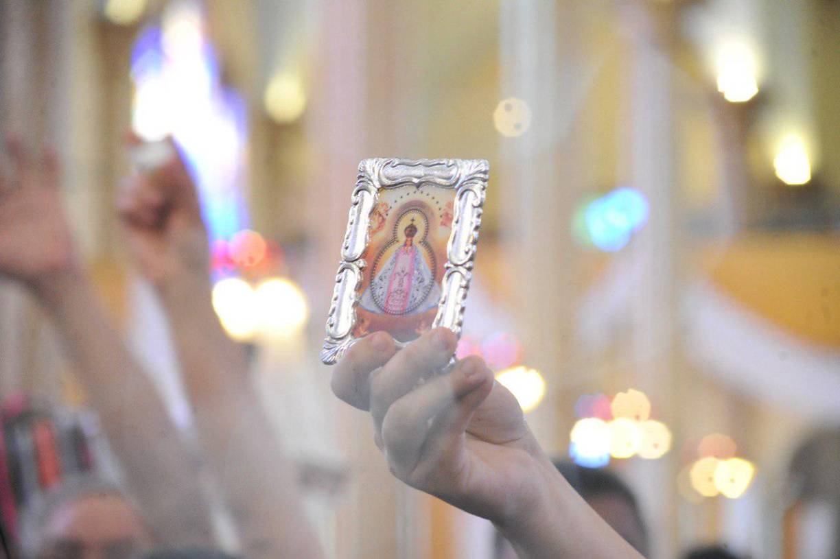 El arzobispo de Tegucigalpa solicitó a la ‘Morenita’, como le llaman cariñosamente sus fieles, que vea a “tantas madres que en nuestra Honduras aún sufren violencia e indiferencia” y que “nunca las deje solas”.