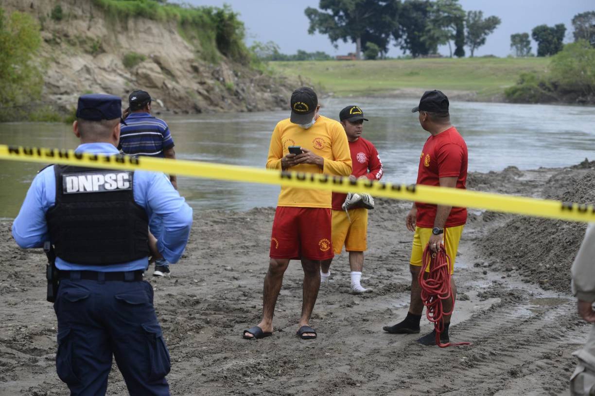 El padre acusó a la hoy occisa de tener malas gavías y que ella se lanzó al río por salvar a una niña.