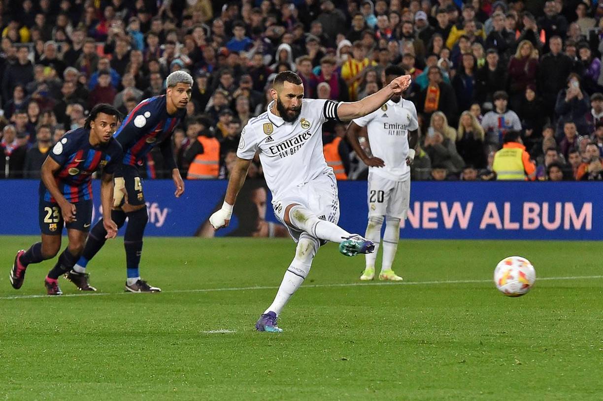 Karim Benzema marcó de penal el 0-3 del Real Madrid y su segundo gol del juego.