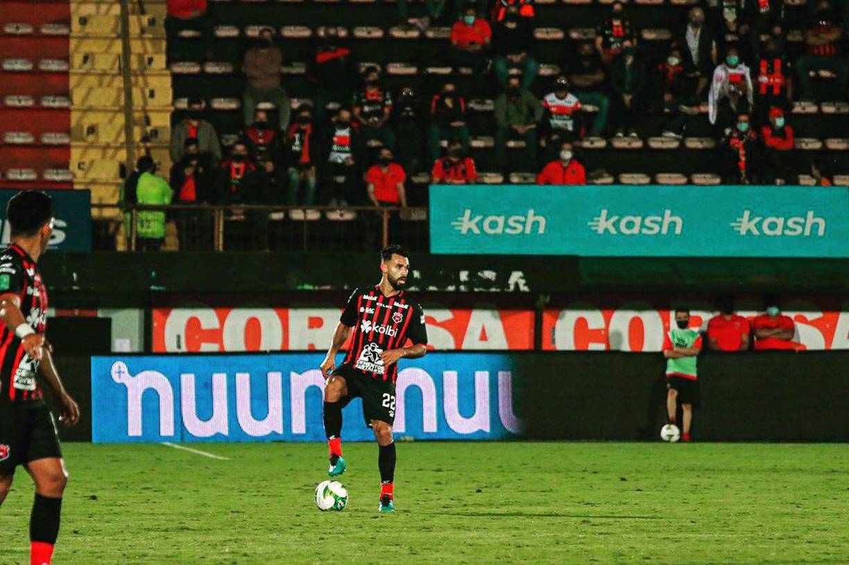 Defensa central: Giancarlo González, es el primero de los cinco jugadores del Alajuelense en el once ideal.