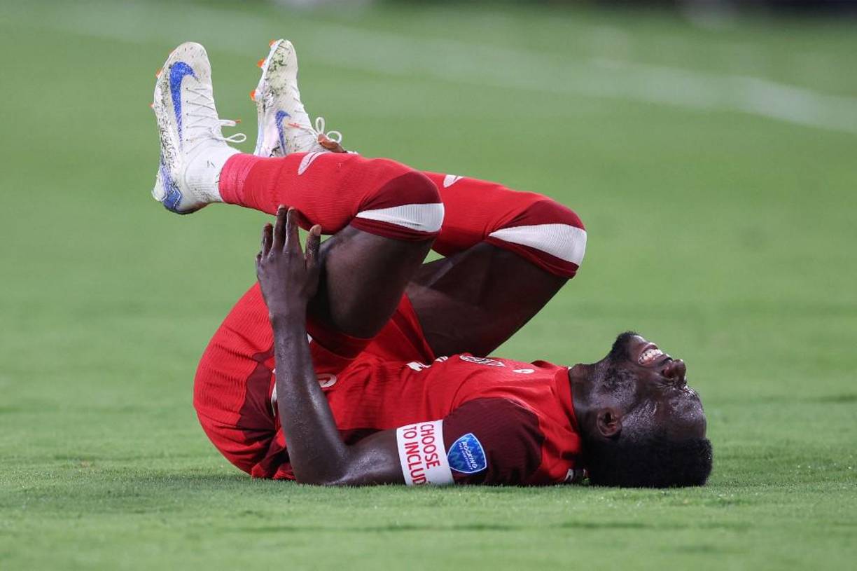 Alphonso Davies se marchó lesionado y le dijo adiós de forma triste a la Copa América.