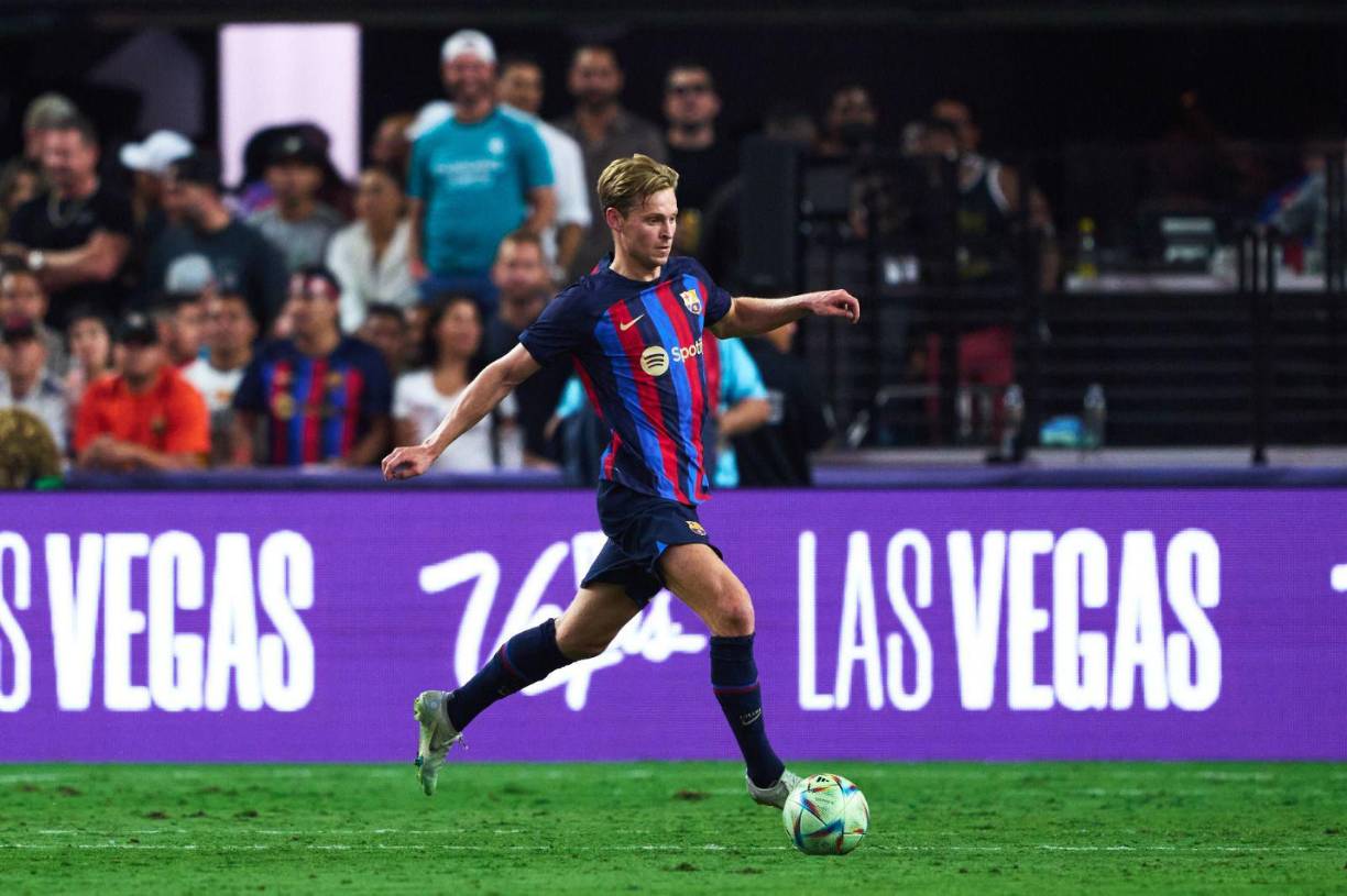 Frenkie de Jong: Está en veremos su continuidad del FC Barcelona debido a su alto salario.