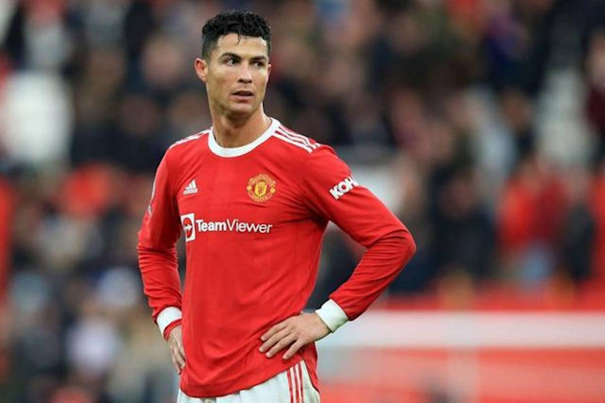 La superestrella Cristiano Ronaldo, en el centro de los rumores de una posible marcha, alimentados por su ausencia de la gira del Manchester United en Tailandia y Australia, “no está en venta”, insistió su entrenador Erik Ten Hag, que cuenta con el portugués para la próxima temporada. El delantero de 37 años, con contrato hasta 2023, habría expresado su deseo de ser traspasado, cuando los “Red Devils”, decepcionantes sextos de la Premier League del precedente ejercicio, no disputarán la Liga de Campeones este año.