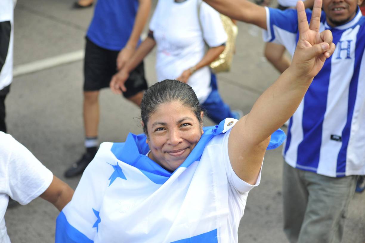Miles de hondureños se suman a marcha del Bloque de Oposición Ciudadana