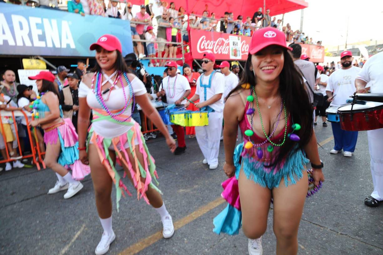 3. El carnaval se originó en 1917 como una forma de celebrar el día del patrono de la ciudad, San Isidro Labrador.