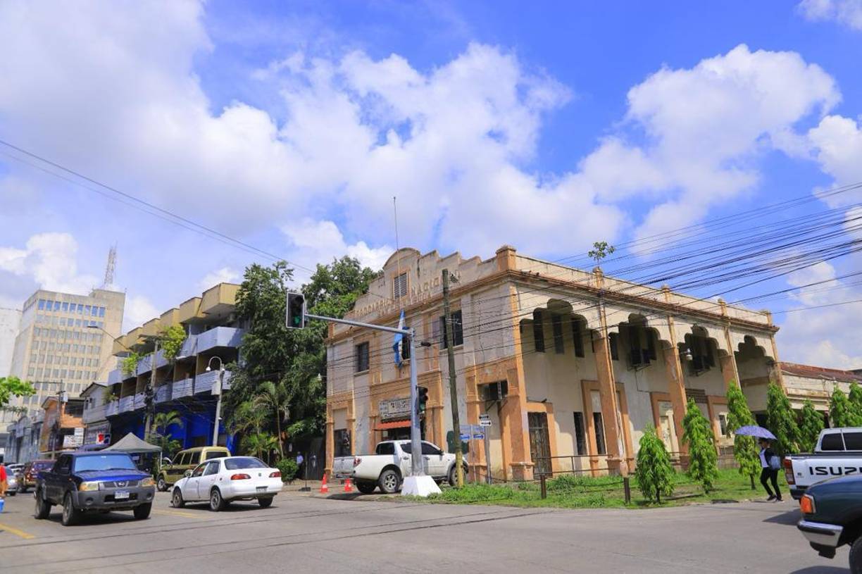 Las oficinas del Ferrocarril Nacional de Honduras, aunque se ha querido reactivar y modernizar este medio de transporte, el proyecto sigue siendo un sueño.