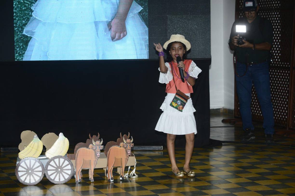 Reina Infantil 2023: un derroche de talento y belleza