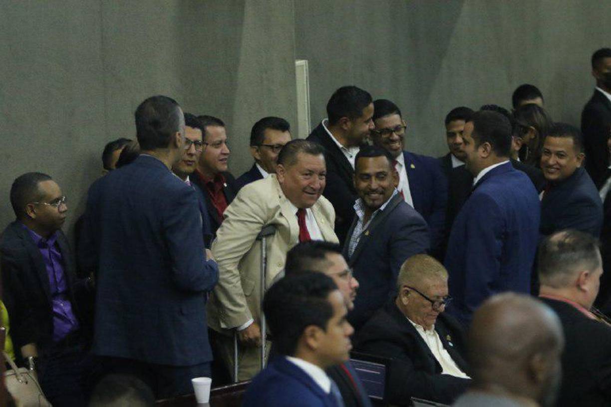 Entre 45 opciones, los 128 diputados del Congreso Nacional tendrán que elegir a 15 magistrados. 