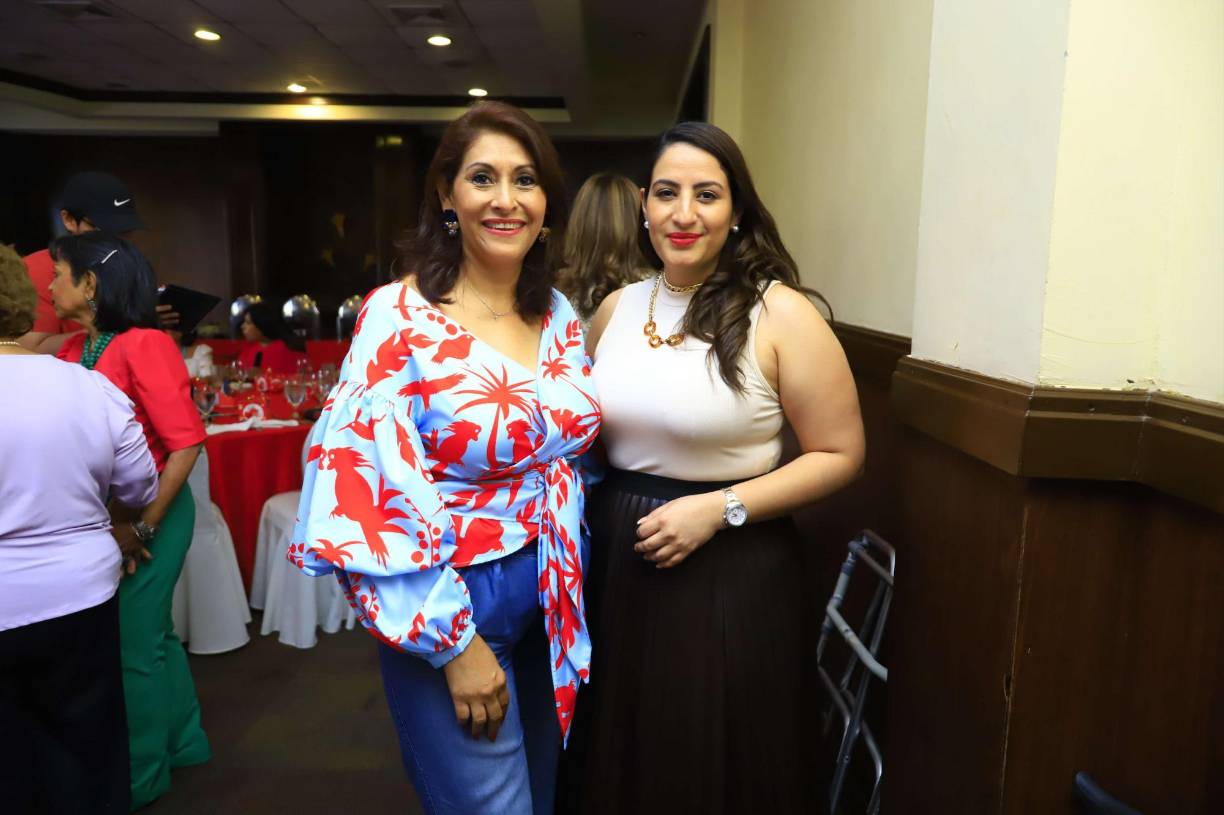 Vilma Rivera y Fiorella Rodríguez