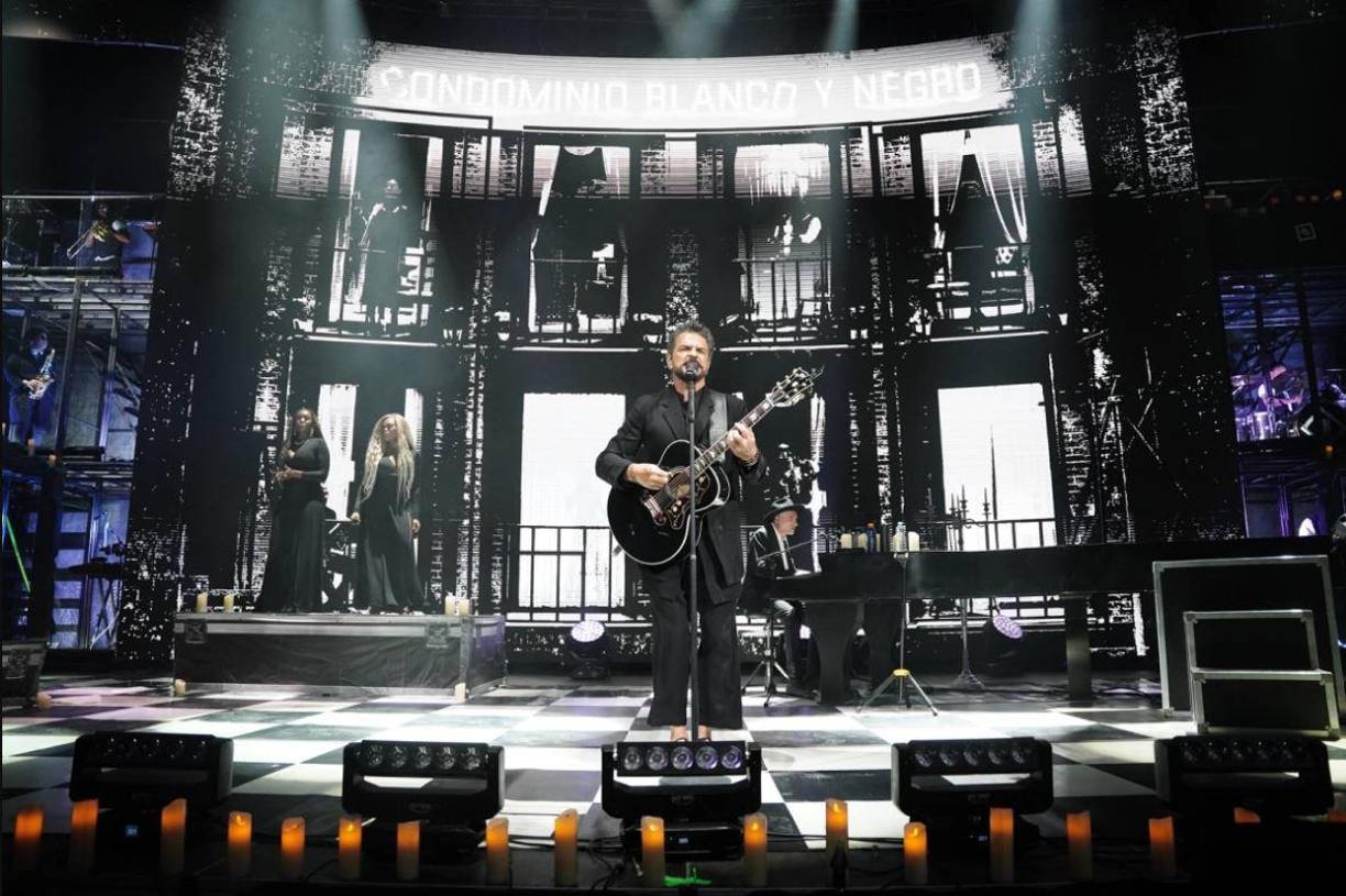 En cada show, Ricardo Arjona se gana el corazón de sus fans por su carisma y dedicación.