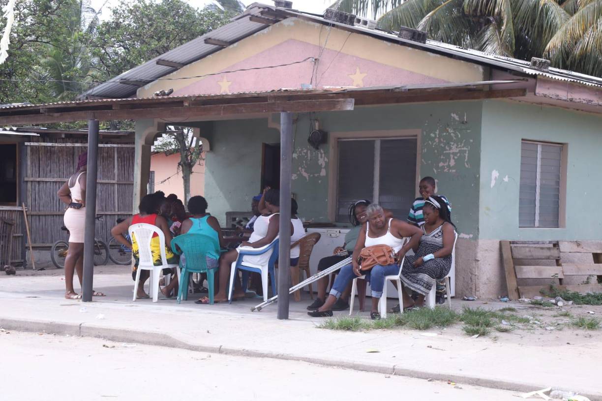 “Ubala era un hombre muy cariñoso, un hombre talentoso. Estamos sorprendidos por todo el cariño y apoyo que nos han dado a través de mensajes, no lo esperábamos”, indicó muy conmovida.