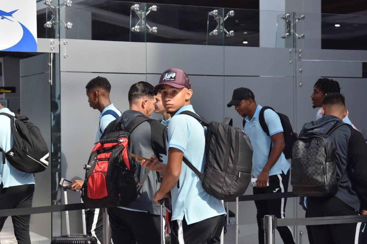 Uno de ellos fue Javier Arriaga, jugador de Marathón, que arrancó como titular y marcó su debut con la Selección de Honduras.s 