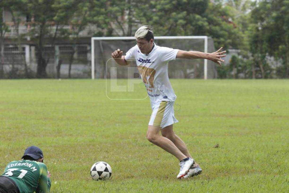 Francisco Martínez se desempeña como centrocampista de contención y defensor central. Está listo para unirse al Marathón.
