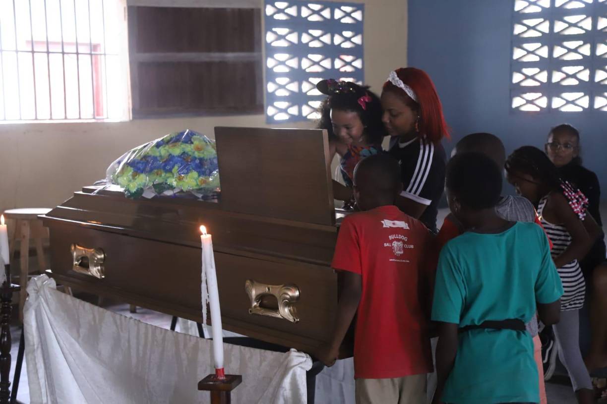 Sus compañeros de grupo también se mostraron consternados por la muerte de Ubala, pues el artista tenía planeado varios proyectos y pronto viajarían a Estados Unidos para realizar una gira musical. 