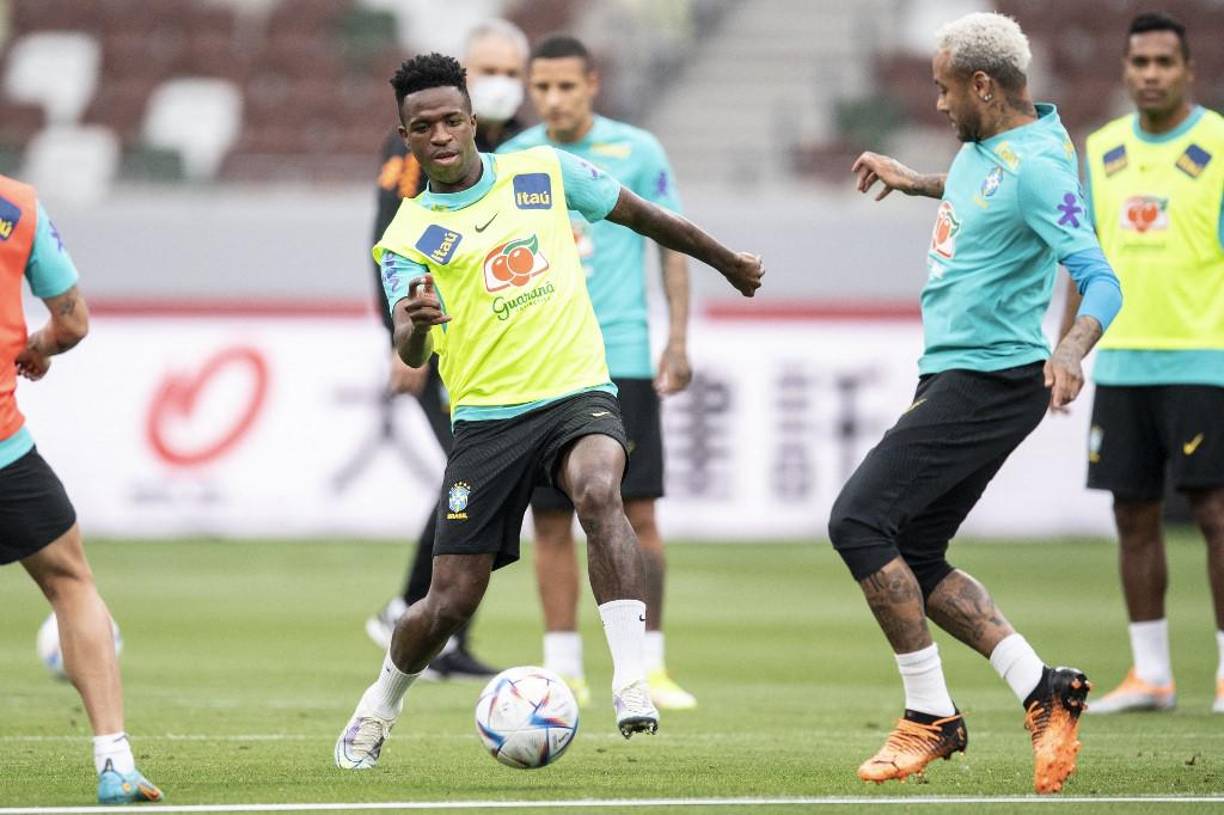 Vinicius es señalado de supuestamente haber provocado a Richarlison en los entrenamientos de Brasil.