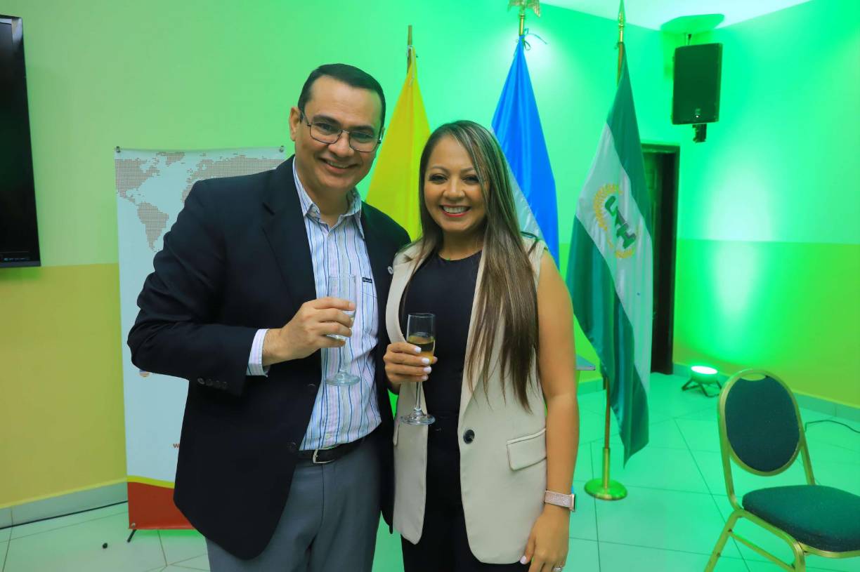 Ruben Carbajal y Jessica Hame