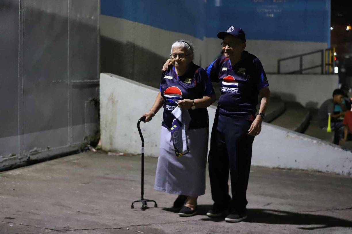 Ellos se robaron la atención de la lente de Diario LA PRENSA en las afueras del recinto capitalino. 