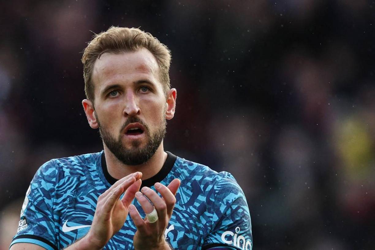 Harry Kane: Experimentado centrodelantero inglés que forma parte del Tottenham. Aparece en el radar para reforzar al Real Madrid en la próxima campaña.