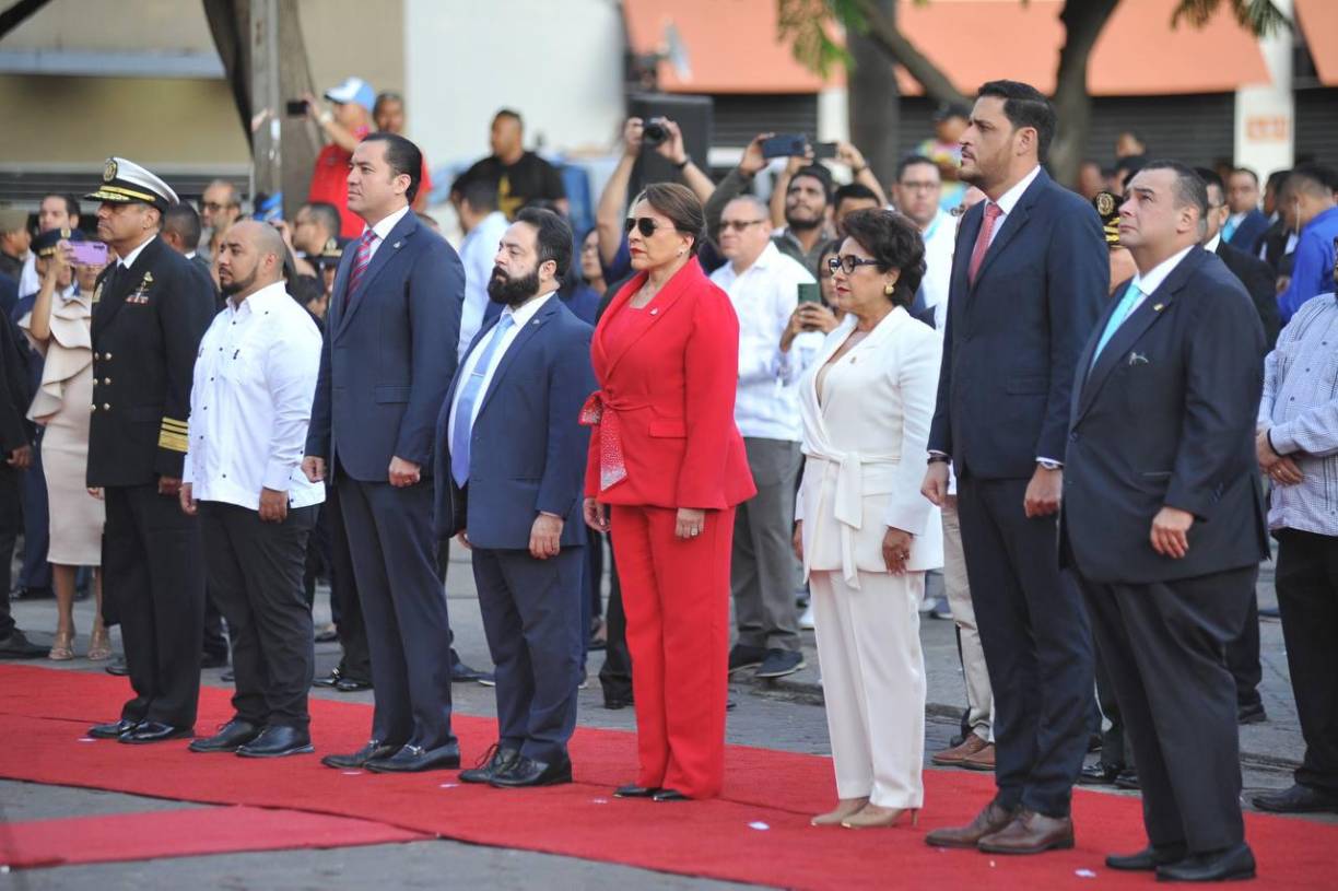 Los actos de inauguración fueron encabezados por la presidenta de la República, Xiomara Castro; el titular del Congreso Nacional, Luis Redondo; la presidenta de la Corte Suprema de Justicia (CSJ), Rebeca Ráquel Obando, entre otros funcionarios. 