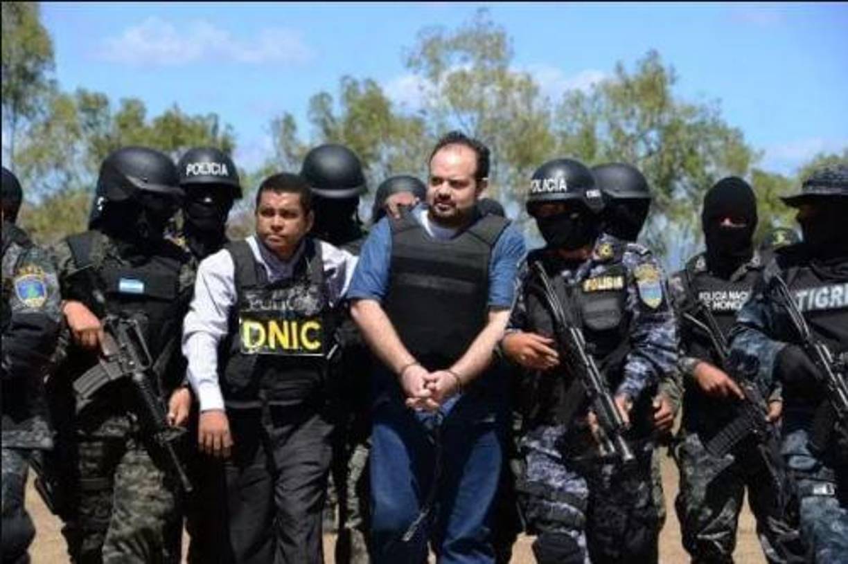 Más tarde, en 2023, él y su esposa fueron declarados culpables de lavado de dinero relacionado con sus actividades criminales, consolidando su perfil como uno de los principales narcotraficantes hondureños. 