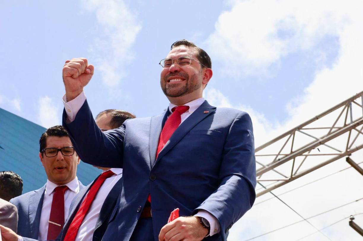 “Ya basta que los grupos criminales nos sigan atemorizando, que quieran tener de rodillas a nuestra amada nación”, expresó el político. 